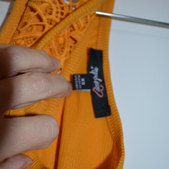 Impulsive Dark Gold Lace Front Neck Spagetti Straps Knit Polyester Crop Top XS - Picture 3 of 5